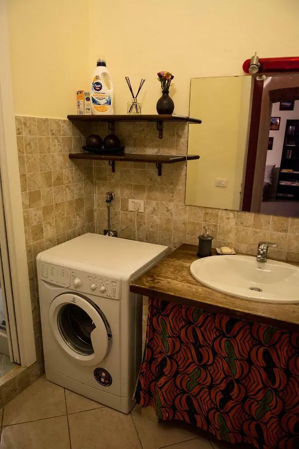 Apartment Casa Galattica Per Autostoppisti Cremona Italy