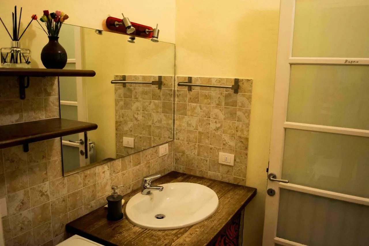 Casa Galattica Per Autostoppisti Cremona 0*,  Italy